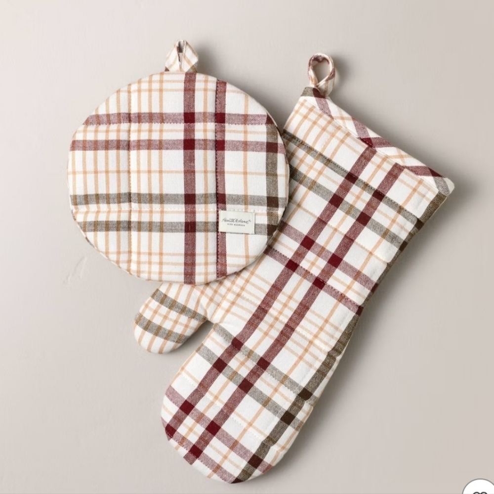 Hearth & Hand Oven Mitt Set NWT